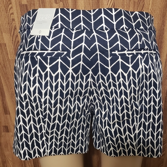 NWTGap Sz 0 Clean Front Shorts - Picture 7 of 13